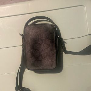 Prefect condition phone and card crossbody bag